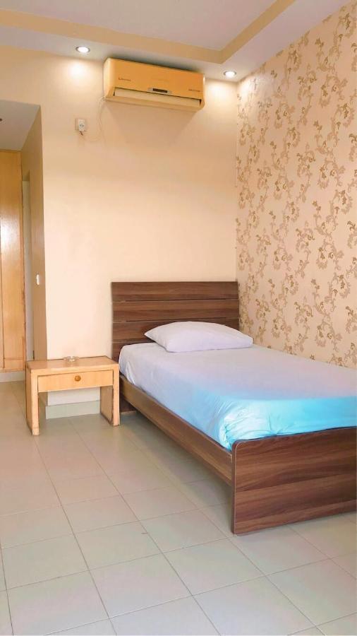 Airport Hotel Karachi Buitenkant foto