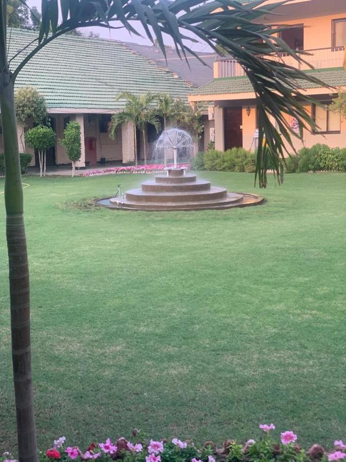 Airport Hotel Karachi Buitenkant foto