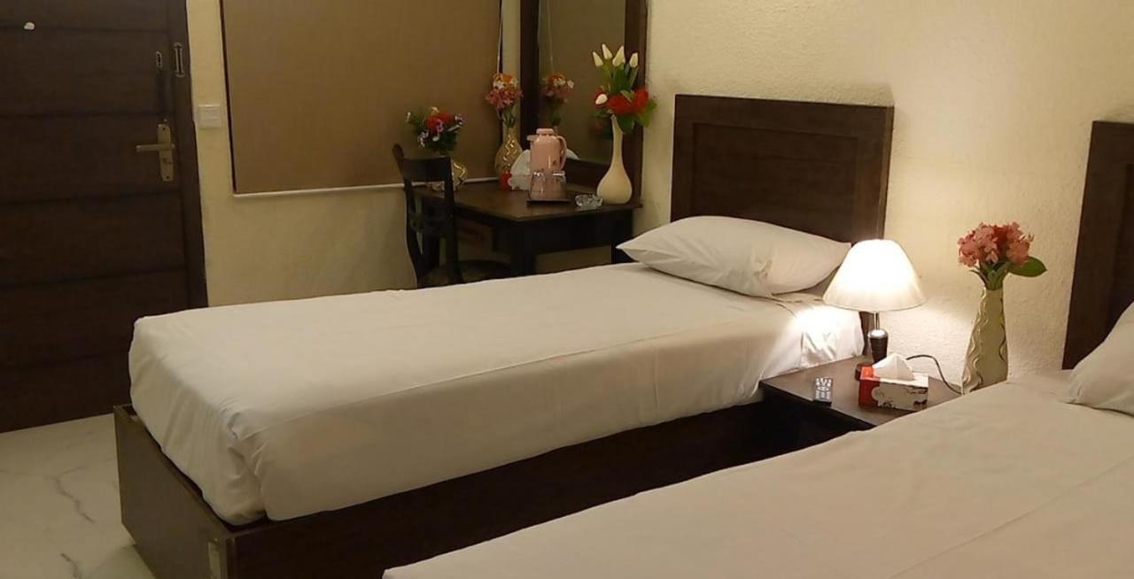 Airport Hotel Karachi Buitenkant foto