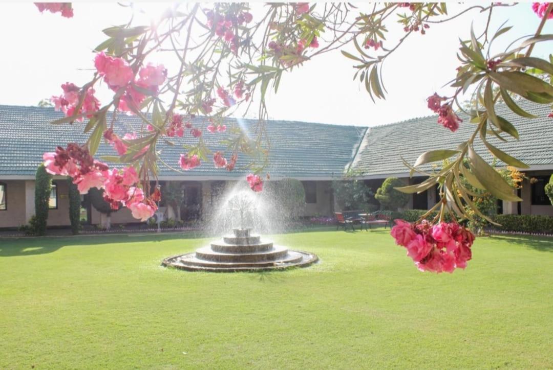 Airport Hotel Karachi Buitenkant foto